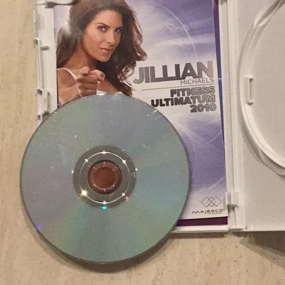 Jillian Michaels Fitness Ultimatum 2009 & 2010 Wii Game & The Biggest Loser Wii - Picture 13 of 16
